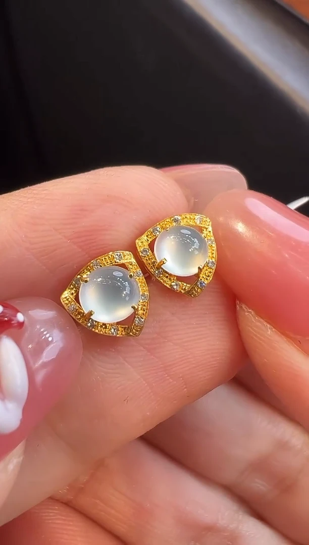 18K金镶嵌翡翠耳饰耳饰