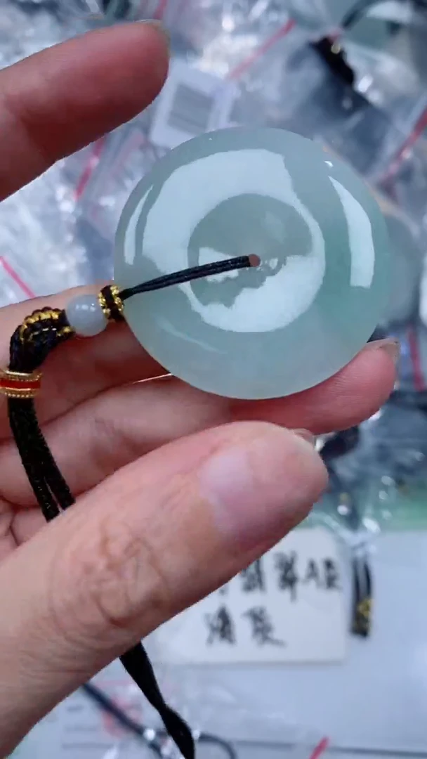 颈饰未镶嵌翡翠吊坠
