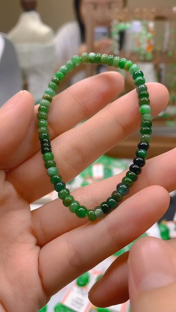 翡翠未镶嵌颈饰24小时鉴赏期 超时不退不换