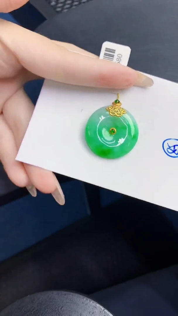 颈饰18K金镶嵌翡翠缅甸天然翡翠A货