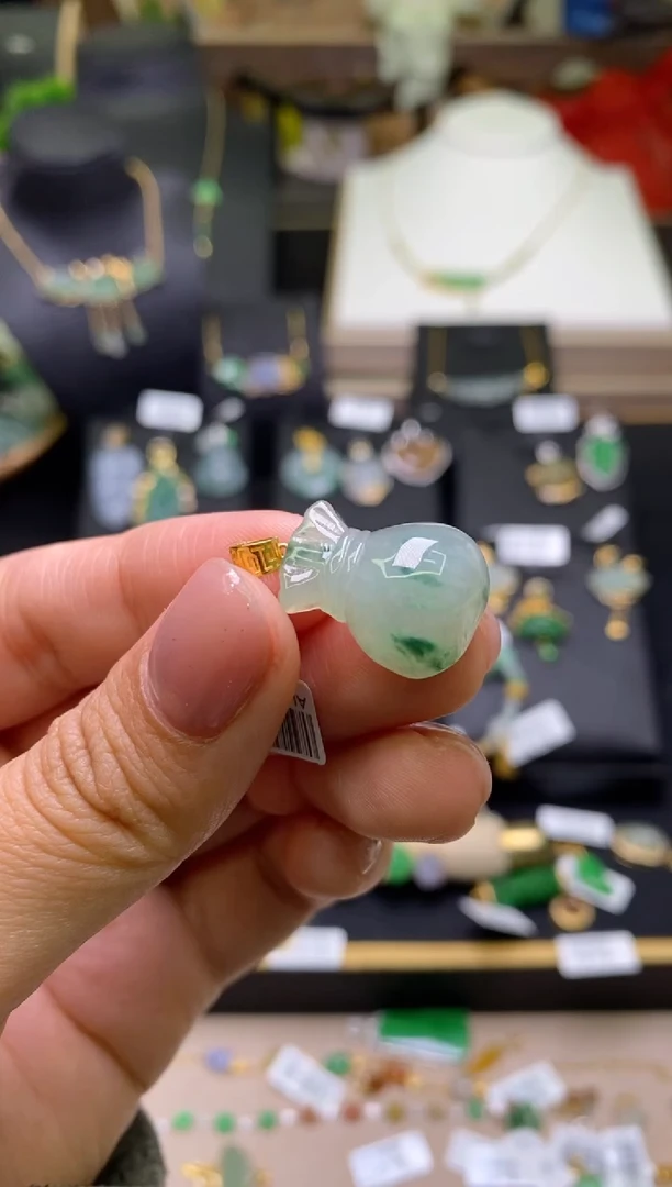 【闪购商品】翡翠颈饰18K金镶嵌净货17960