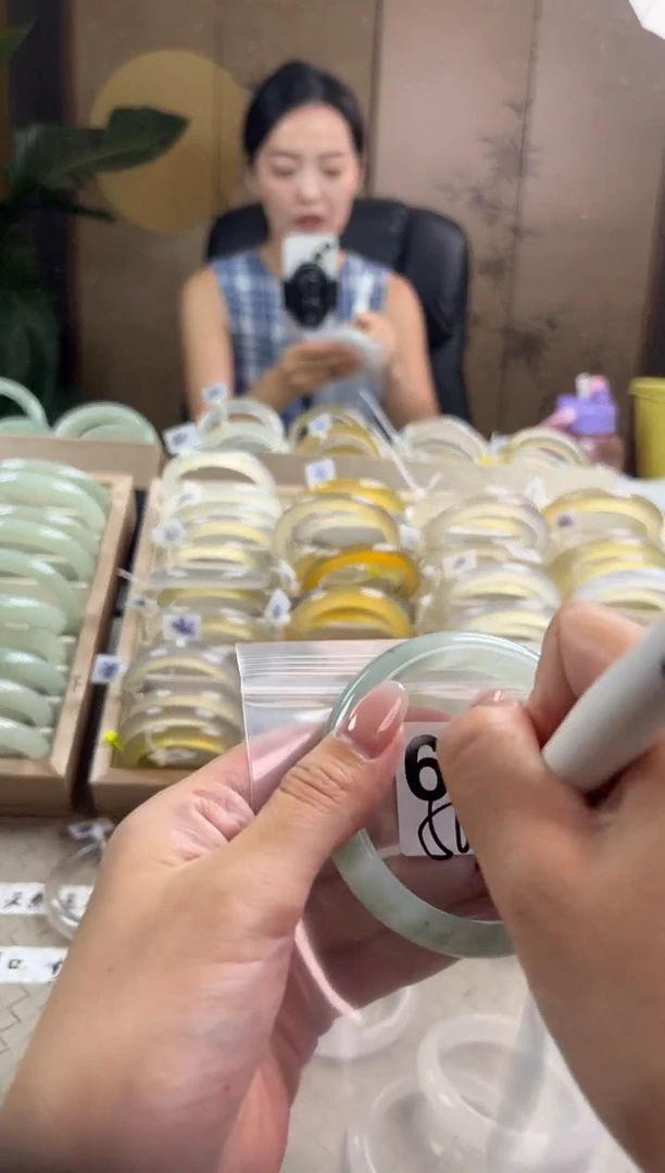 手镯玛瑙/玉髓未镶嵌天山翠默认微抠613