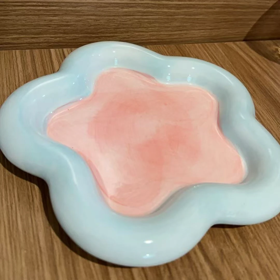 造型简约拼色餐盘