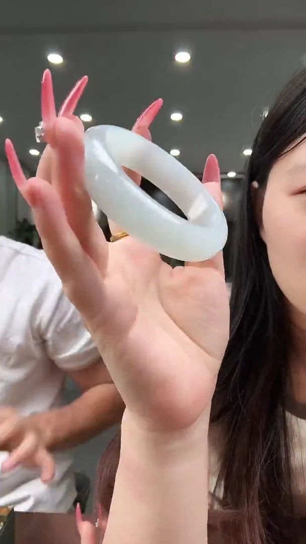 翡翠未镶嵌颈饰手镯