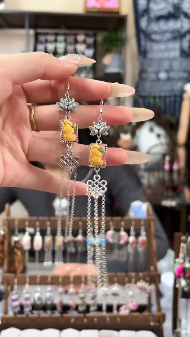 织绣民族风非遗老绣饰品210