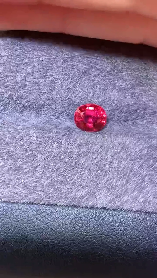未镶嵌裸石定制尖晶石椭圆 缅甸产地钒尖晶 1.45ct