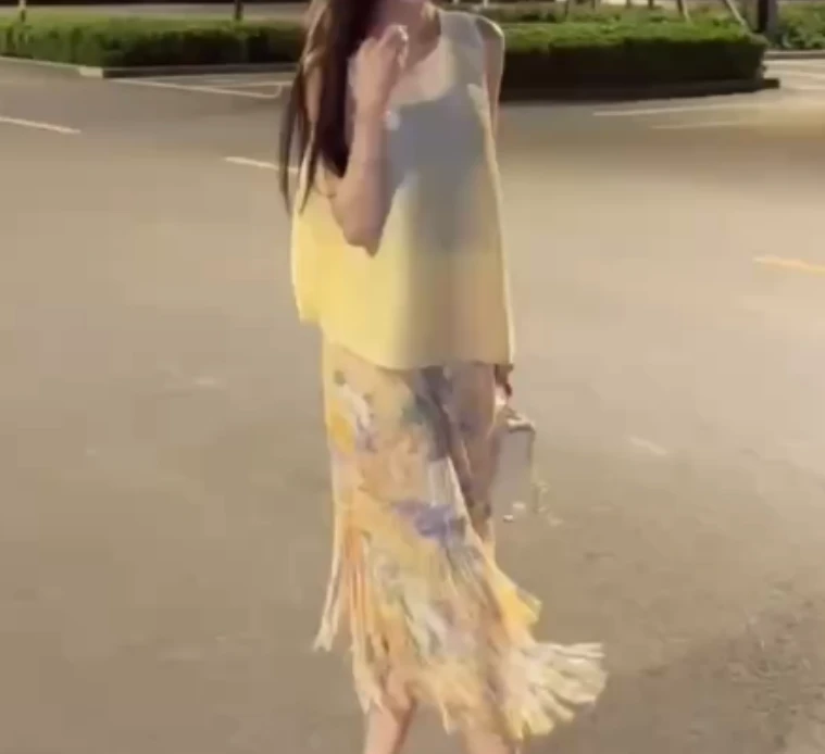 2025夏季新款网红同款洋气减龄韩版爆款上衣半身裙女yy1