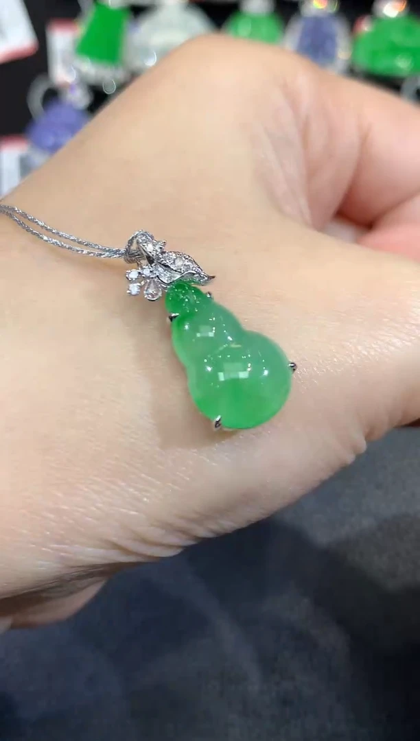 吊坠(不含链)18K金镶嵌翡翠A61