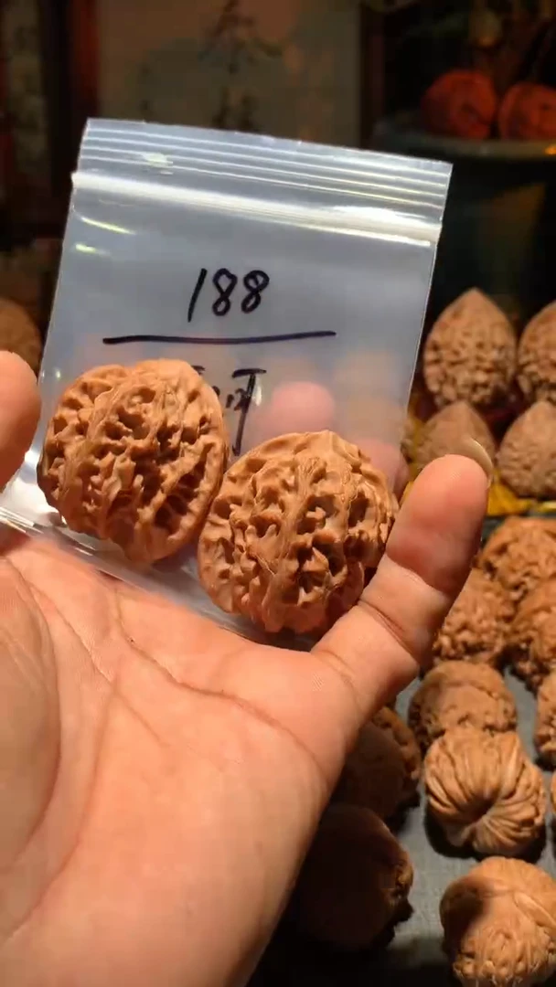 把件桃核呵*～丰泰文玩  苹果园   42 尺寸左右