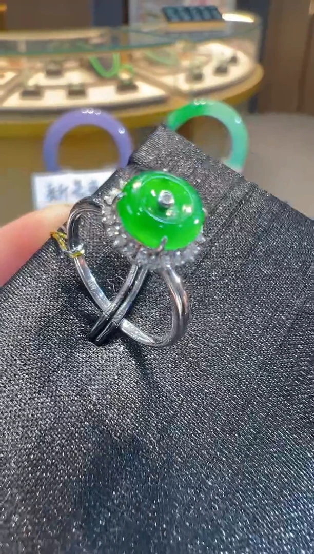 【闪购商品】翡翠戒指18K金镶嵌