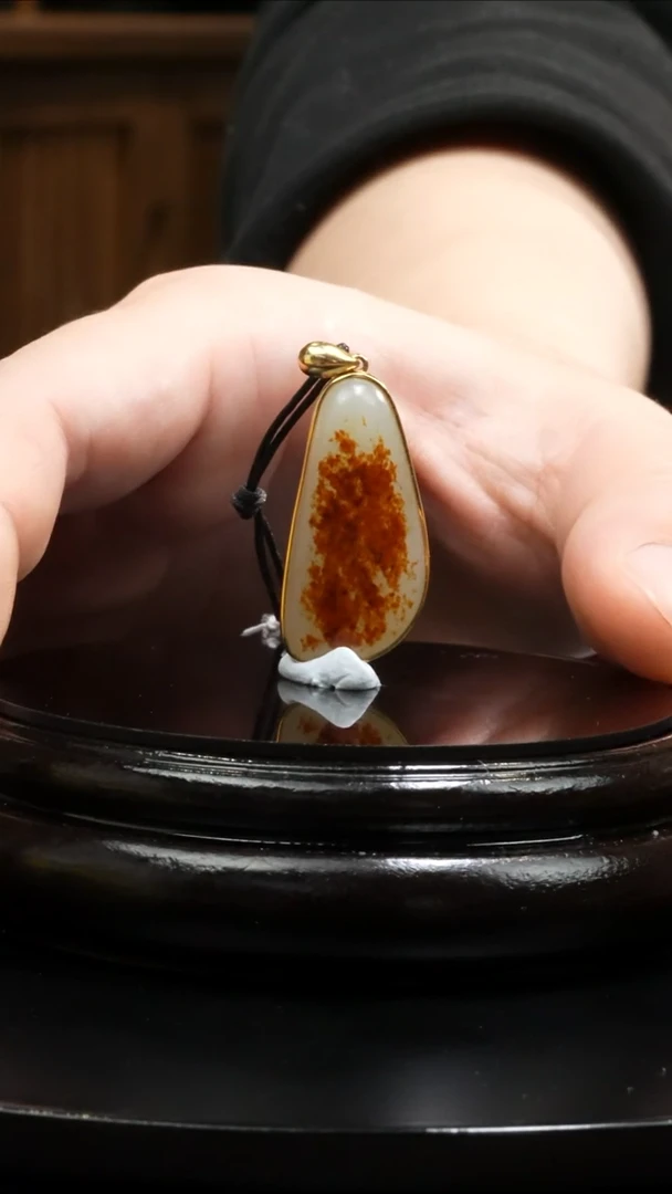 【闪购商品】和田玉吊坠(不含链)18K金镶嵌9.6克和田玉原石