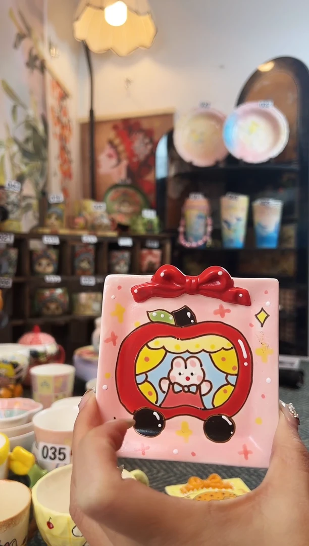 景德镇设计款手绘杯杯