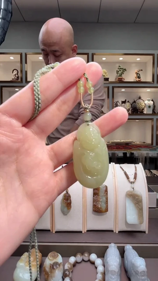 颈饰未镶嵌和田玉苏