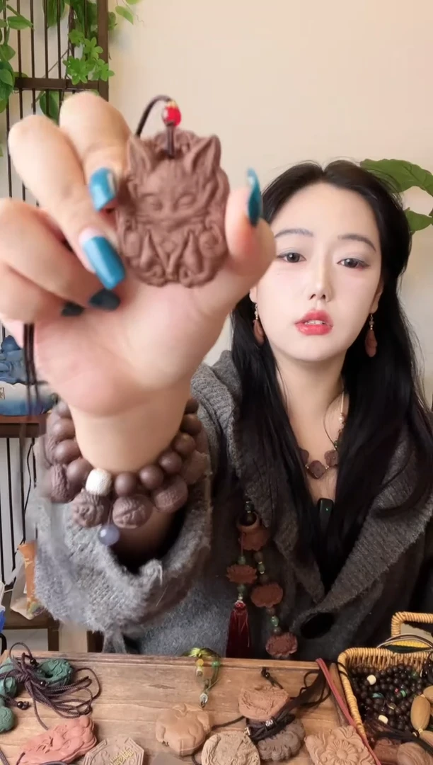 珠串奶檀龙涎凤九