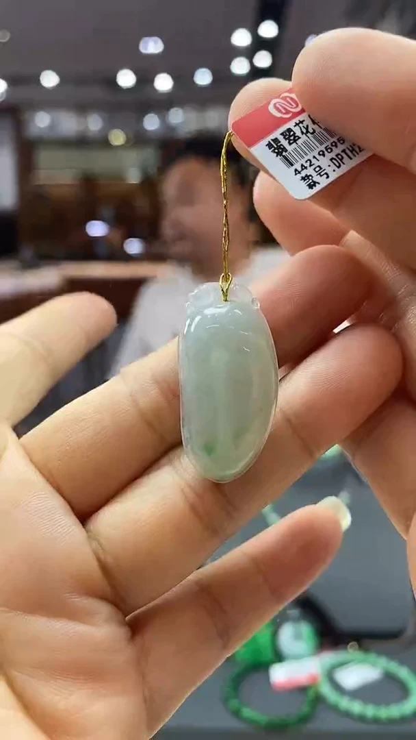 颈饰未镶嵌翡翠福瓜