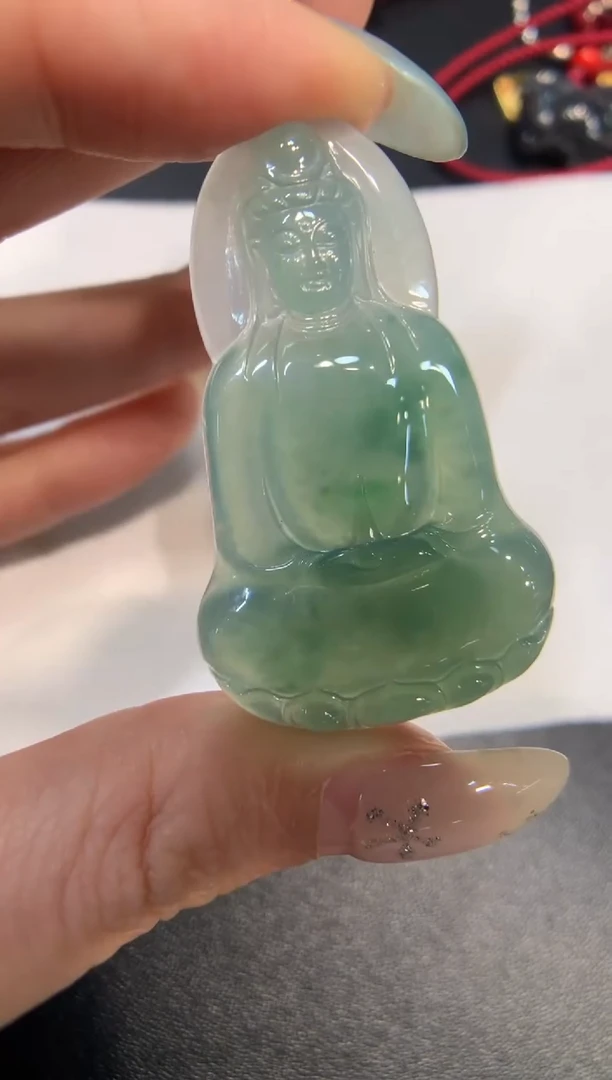 颈饰未镶嵌翡翠观音
