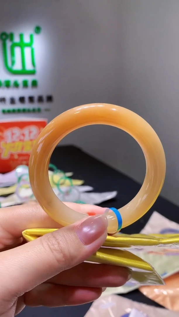 未镶嵌手镯翡翠-k51  天然缅甸A货翡翠56.2圆条总价万定金2万