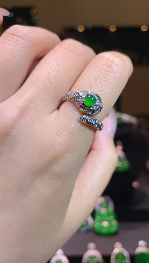 【闪购商品】翡翠吊坠(不含链)未镶嵌A42