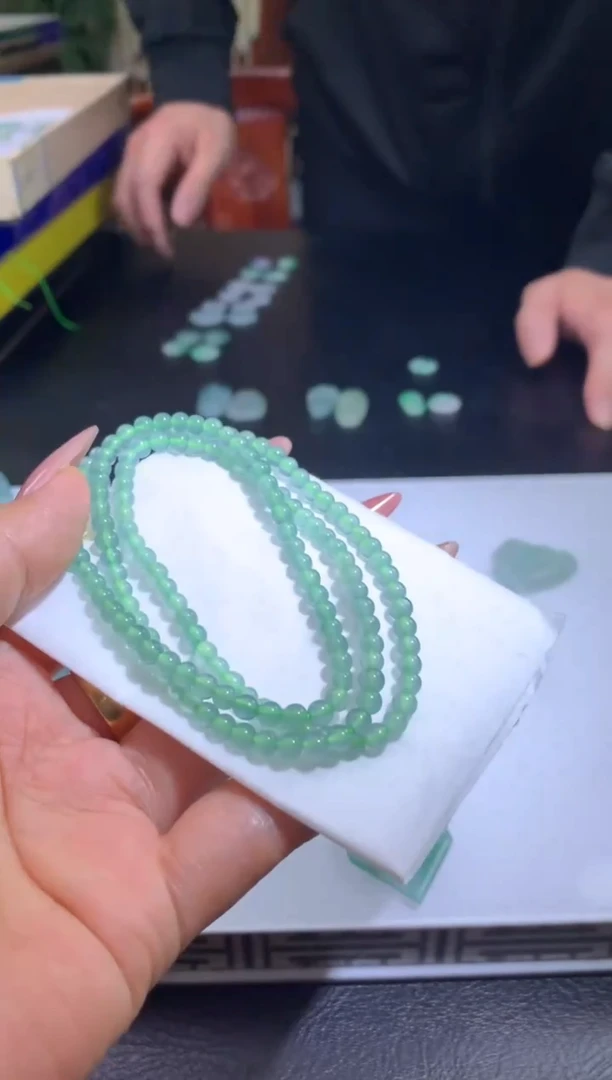 未镶嵌定制翡翠天****?翡翠