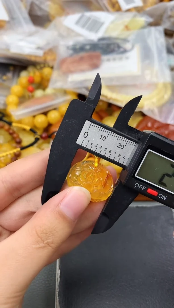 未镶嵌琥珀珠宝奇石269