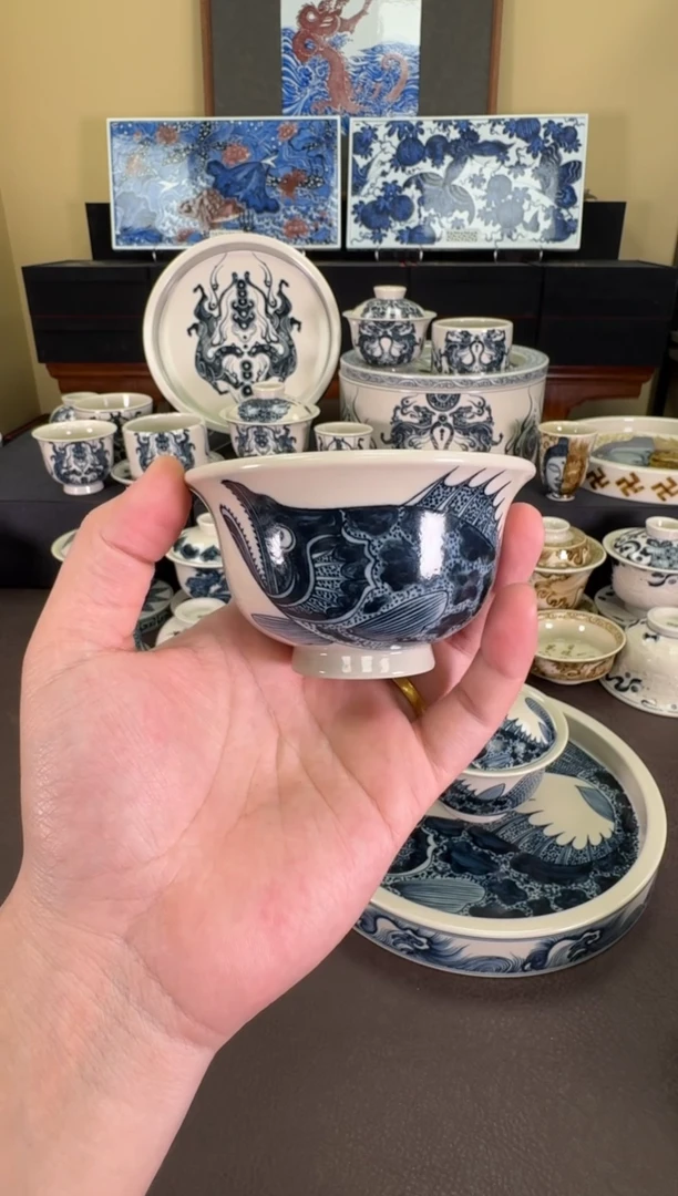 【闪购商品】二号釉青花大鳜鱼纹压手杯