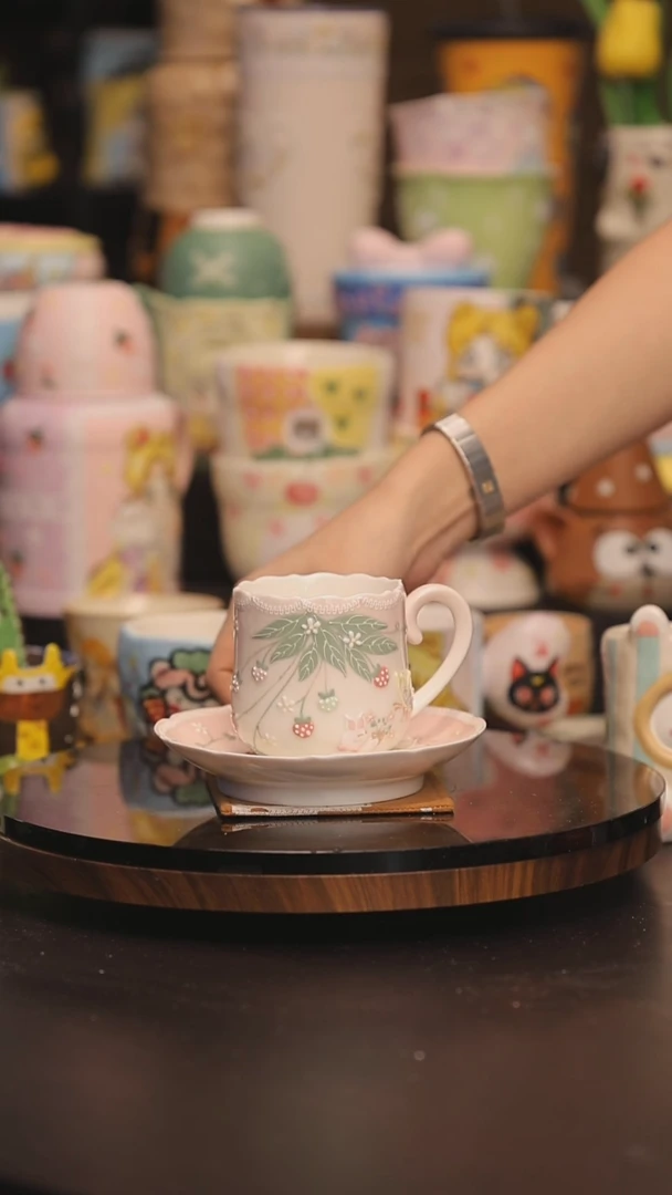 景德镇釉下彩绘设计师款式陶瓷