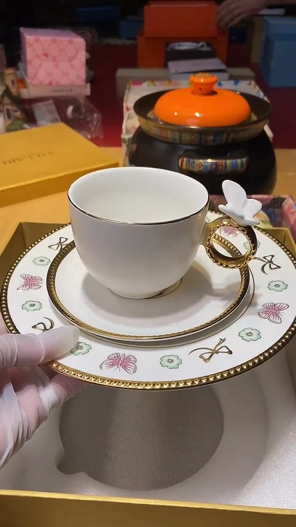 瓷片生活的本意是啊开心啊@@1