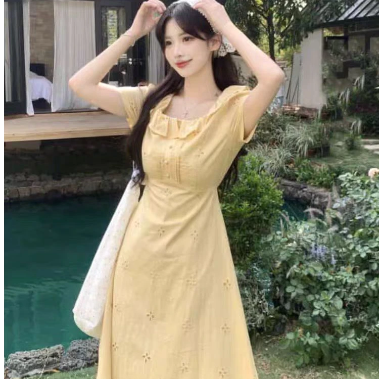 夏季新款连衣裙女镂空刺绣方领荷叶边高腰修身显瘦长裙子
