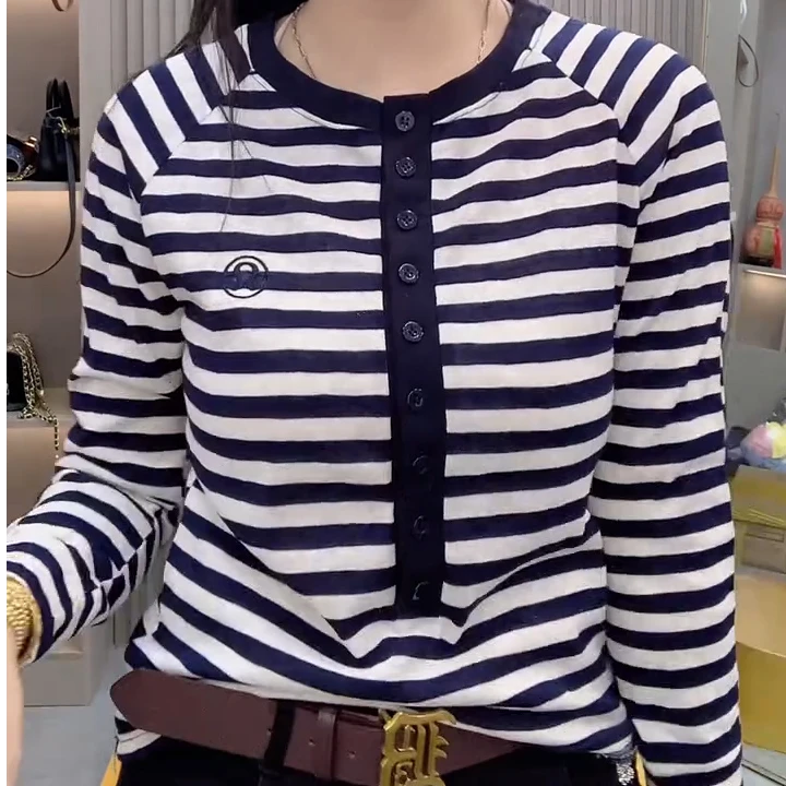欧洲站时尚条纹排扣打底衫2025秋季新款修身显瘦百搭洋气长袖T恤