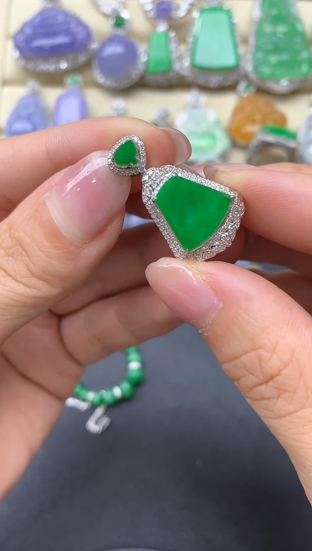 【闪购商品】翡翠颈饰18K金镶嵌384-中国好珍宝