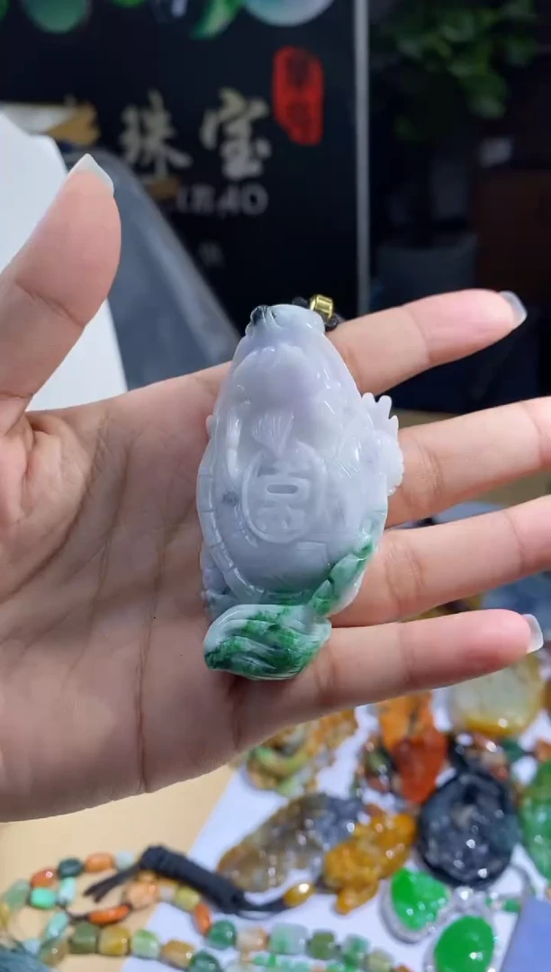 颈饰未镶嵌翡翠挂件
