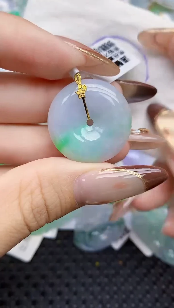 颈饰18K金镶嵌翡翠25   天然翡翠A货  百元以上9米证书费自理