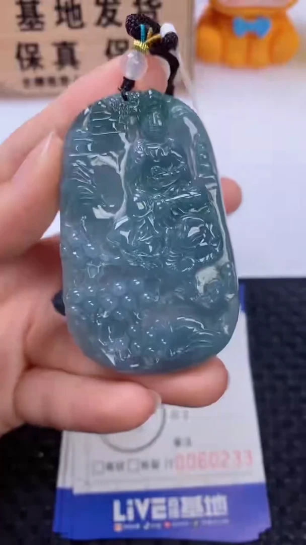 翡翠未镶嵌颈饰