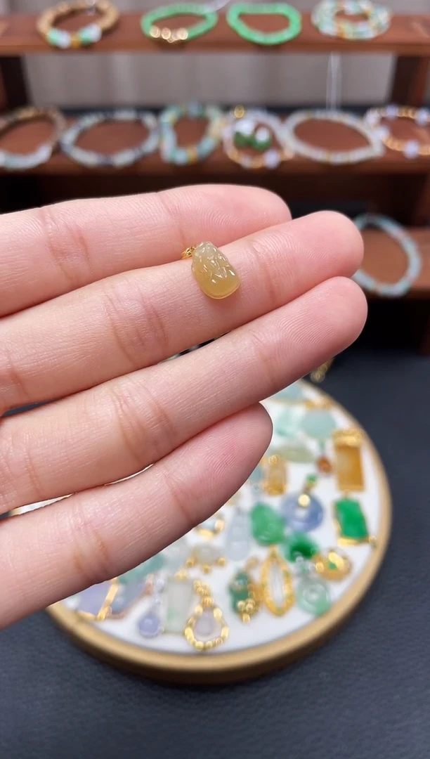 【闪购商品】翡翠吊坠(不含链)18K金镶嵌一个  JK352