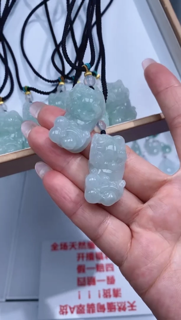 颈饰未镶嵌翡翠吊坠团购多样性发一件