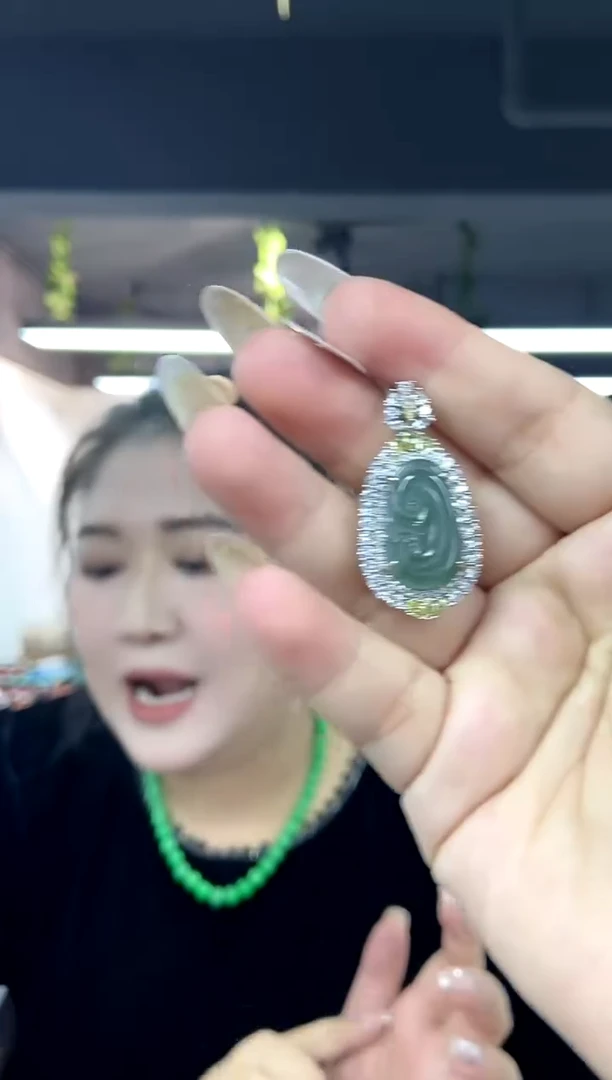 吊坠(不含链)未镶嵌翡翠多样性发其一颜色微差