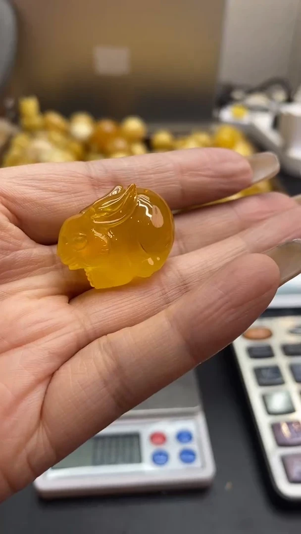 琥珀未镶嵌珠宝奇石646