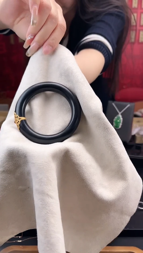 【闪购商品】和田玉手镯18K金镶嵌手镯