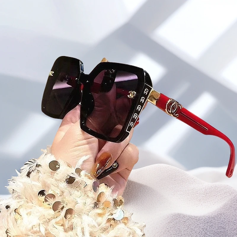 【高级感轻奢太阳镜】时尚百搭素颜修饰脸型高级感防紫外线高清墨镜