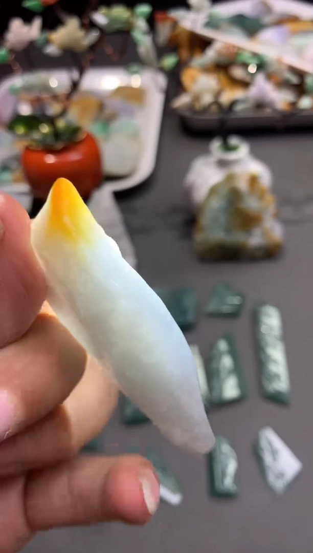 【闪购商品】翡翠颈饰未镶嵌天然翡翠A货
