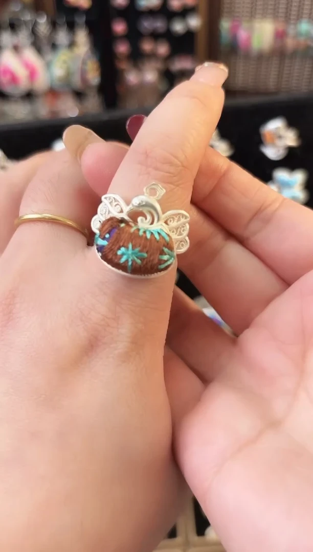 织绣艺枝独绣手工饰品206