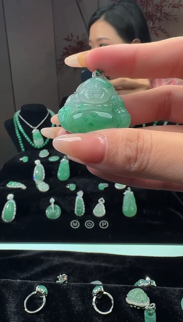 合金石英质玉（非洲翠）珠宝奇石玉佛公