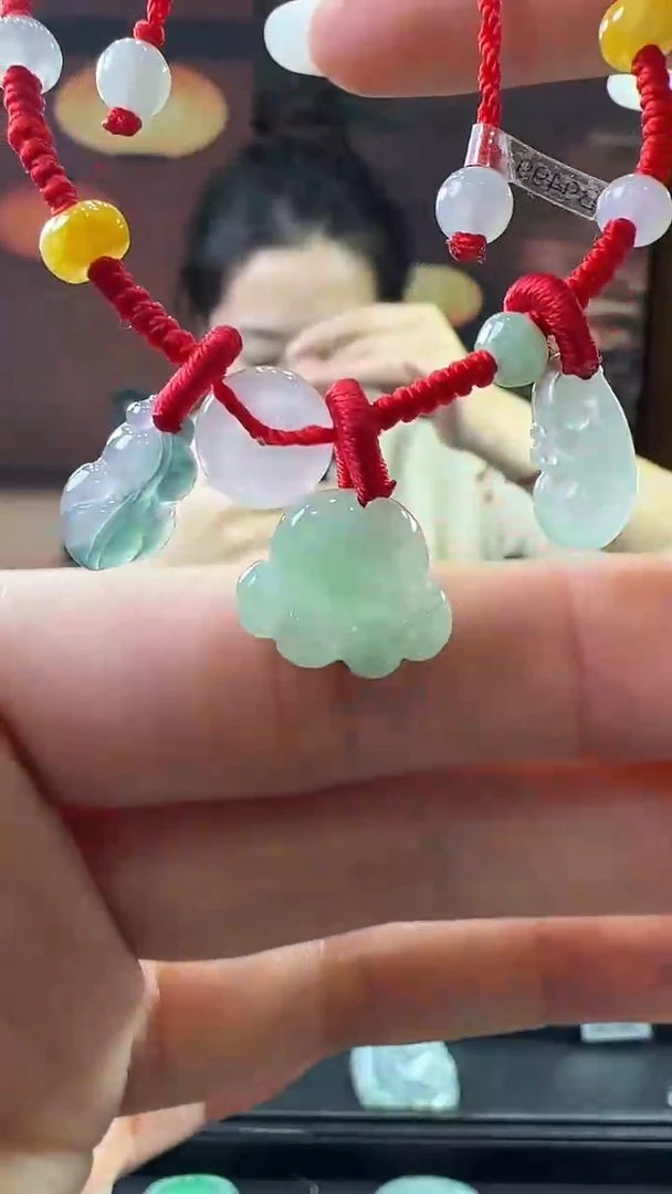 未镶嵌挂件翡翠手绳