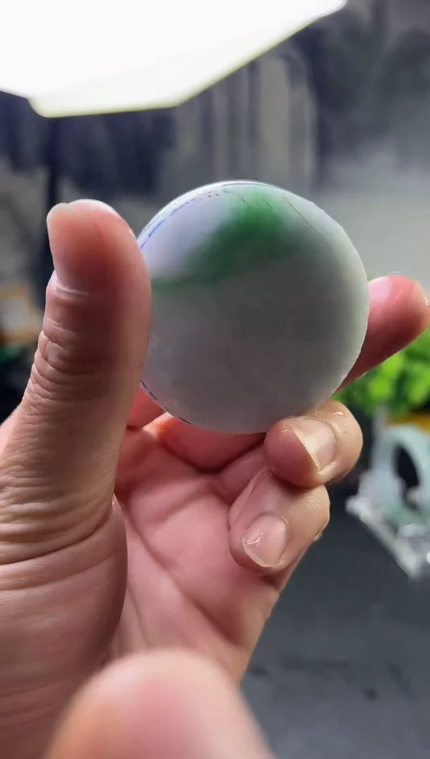 翡翠挂件未镶嵌镯芯