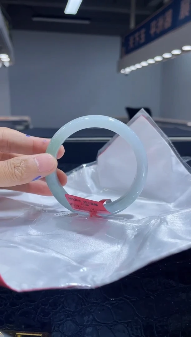 未镶嵌手镯翡翠7