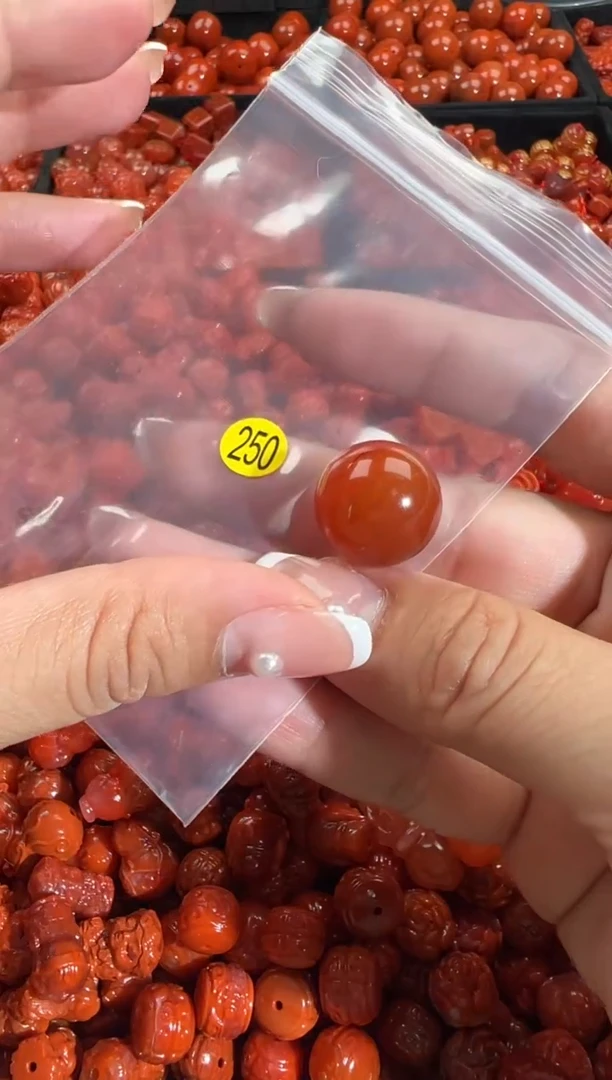 颈饰未镶嵌南红玛瑙1