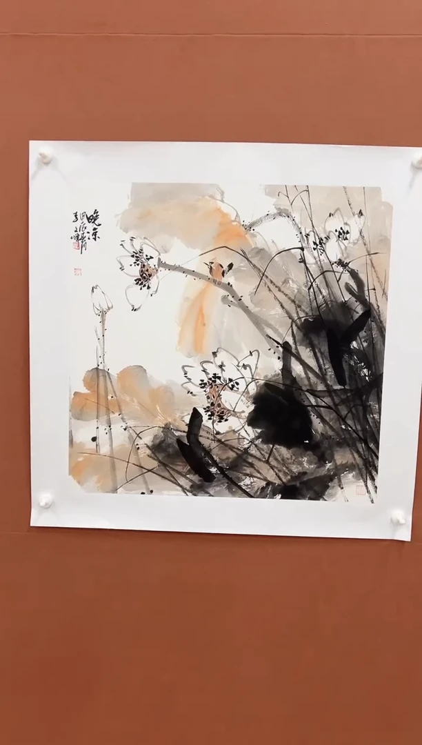 国画李文峰四尺斗方泼彩荷花