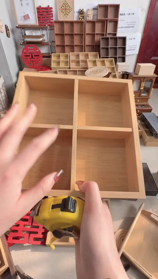 原木色四宫格微瑕拍下不退不换无售后