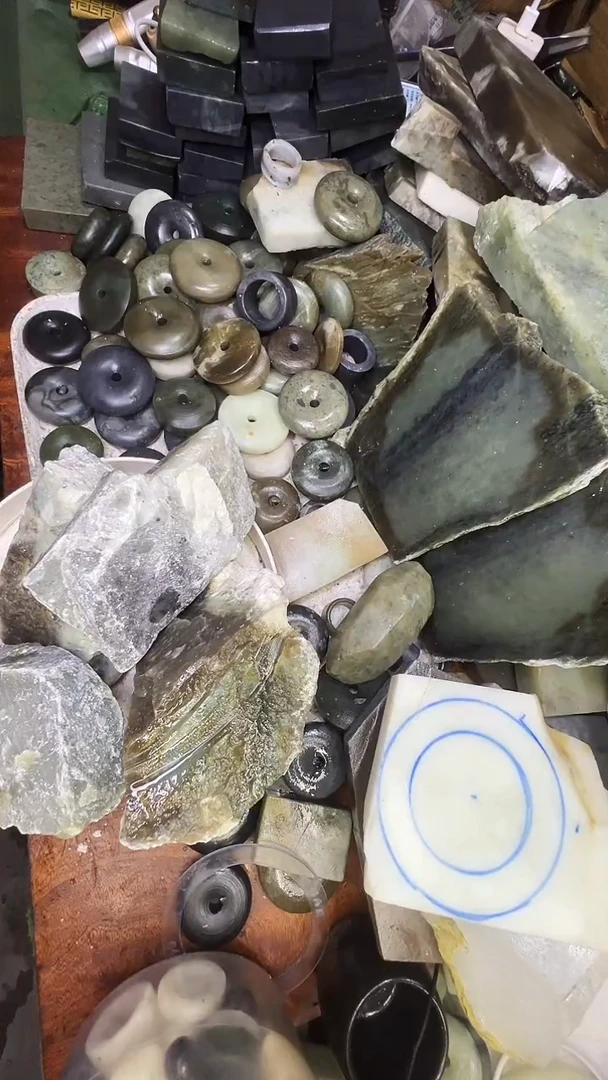 未镶嵌和田玉珠宝半成品尹*盛毛料