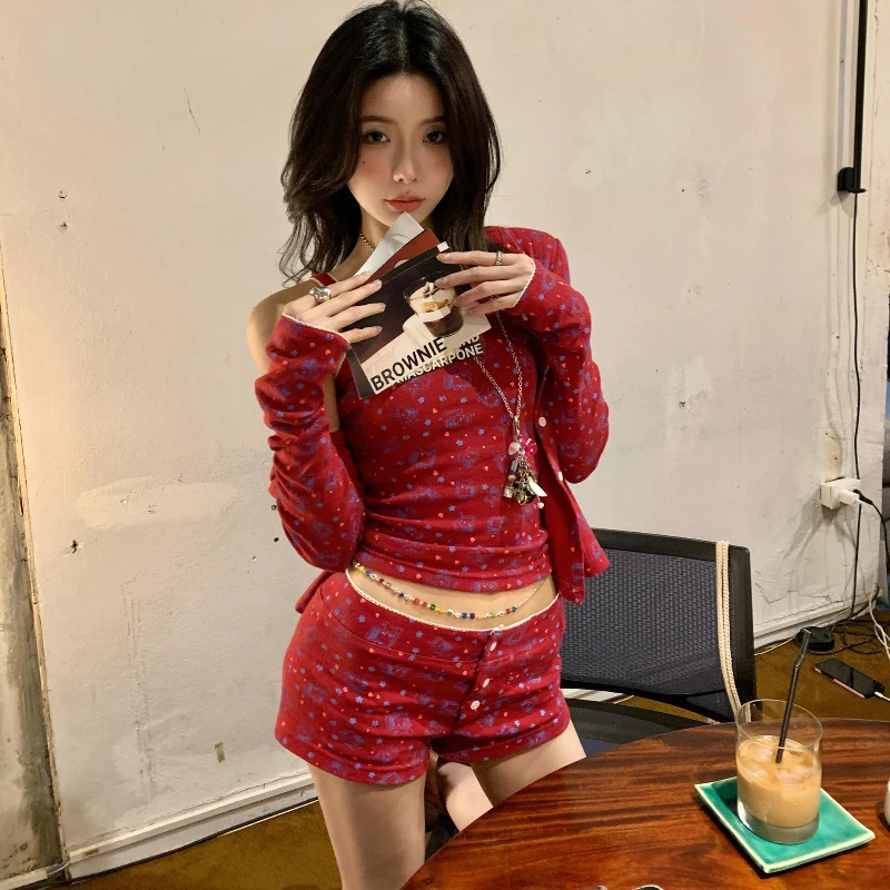 纯欲风辣妹高级设计感碎花开衫三件套春夏小个子吊带短裤家居服女